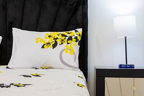 Modern Apt With free parking and AC 3brs