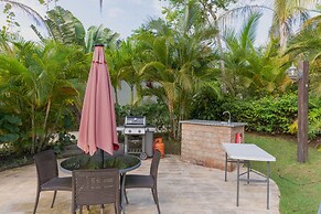 Modern Apt With free parking and AC 3brs