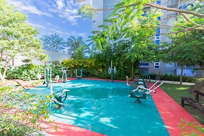 Modern Apt With free parking and AC 3brs