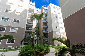 Modern Apt With free parking and AC 3brs