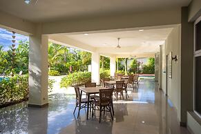 Modern Apt With free parking and AC 3brs