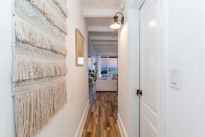 Two Bedroom Beach House Minutes From Carbon Beach