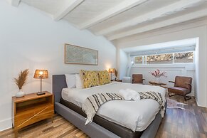 Two Bedroom Beach House Minutes From Carbon Beach