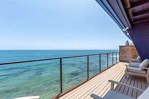 Two Bedroom Beach House Minutes From Carbon Beach