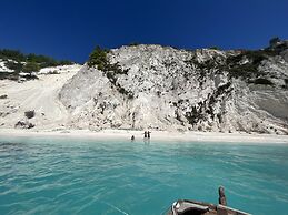 Apollonides Seafront Villa 2 “Melete”