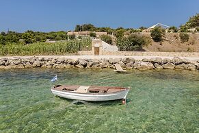 Apollonides Seafront Villa 2 “Melete”
