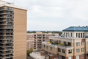 Steps to Metro Apartments in Arlington