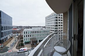 Steps to Metro Apartments in Arlington