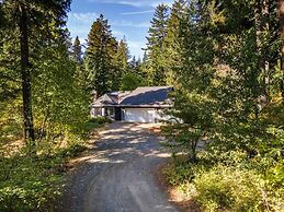 Green Mountain Escape 30 Day Minimum 3 Bedroom Home by Redawning