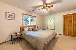 Green Mountain Escape 30 Day Minimum 3 Bedroom Home by Redawning