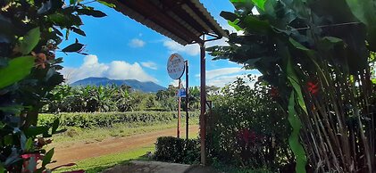 Jardín entre Montañas