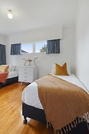 Dazzling Mairangi Bay Retreat Sea Views
