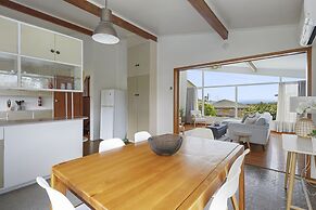 Dazzling Mairangi Bay Retreat Sea Views