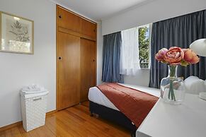 Dazzling Mairangi Bay Retreat Sea Views