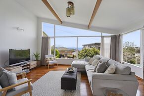 Dazzling Mairangi Bay Retreat Sea Views