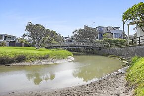 Dazzling Mairangi Bay Retreat Sea Views
