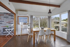 Dazzling Mairangi Bay Retreat Sea Views