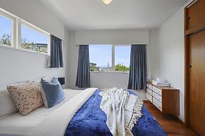 Dazzling Mairangi Bay Retreat Sea Views