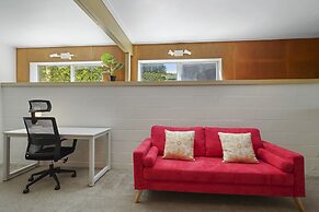 Dazzling Mairangi Bay Retreat Sea Views