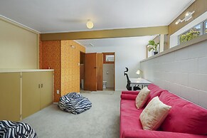 Dazzling Mairangi Bay Retreat Sea Views