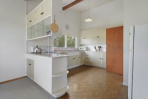 Dazzling Mairangi Bay Retreat Sea Views