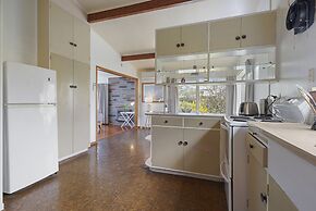 Dazzling Mairangi Bay Retreat Sea Views