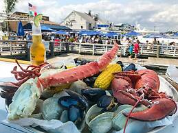 Cheerful & Beautiful 3-Bedroom Ranch