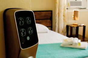 Cheerful & Beautiful 3-Bedroom Ranch