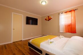 Cheerful & Beautiful 3-Bedroom Ranch