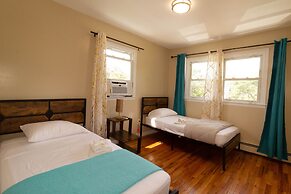 Cheerful & Beautiful 3-Bedroom Ranch