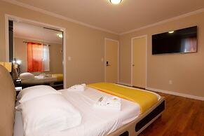 Cheerful & Beautiful 3-Bedroom Ranch