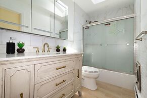 Cheerful & Beautiful 3-Bedroom Ranch