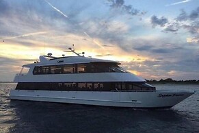 Cheerful & Beautiful 3-Bedroom Ranch