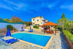 Villa Ira Finiki in Latchi