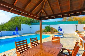 Villa Ira Finiki in Latchi