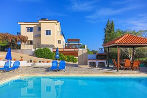 Villa Ira Finiki in Latchi