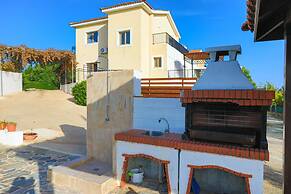 Villa Ira Finiki in Latchi