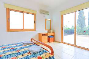 Villa Ira Finiki in Latchi