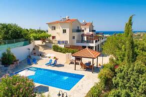 Villa Ira Finiki in Latchi