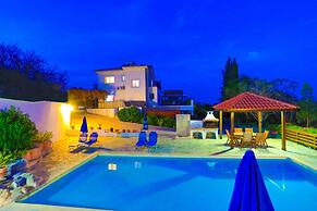 Villa Ira Finiki in Latchi