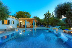 Achilleion Forest Villa