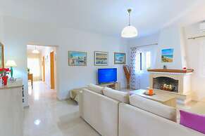 Achilleion Forest Villa