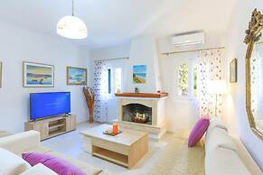 Achilleion Forest Villa