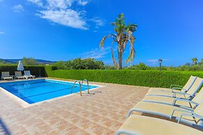 Villa Stavriella in Latchi