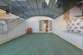 2689 Dalia House by Barbarhouse