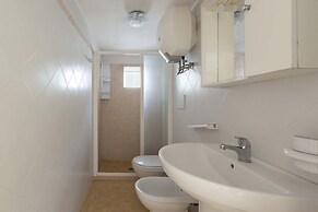 2689 Dalia House by Barbarhouse