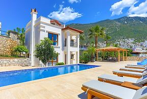 Villa Eos in Kalkan With 3 Bedrooms and 4 Bathrooms