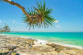 Top 1 Sunshine Beach Family Retreat