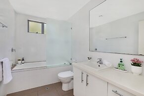 Top 1 Sunshine Beach Family Retreat