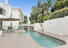 Top 1 Sunshine Beach Family Retreat